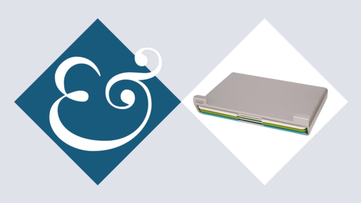 Le trio de planches à découper non toxiques de Joseph Joseph est la mise à niveau élégante de 36 $ pour votre planche en plastique nocif – et il se cache facilement hors de vue Joseph Joseph Folio Slim Cutting Board Trio in Caddy on H&G Logo background
