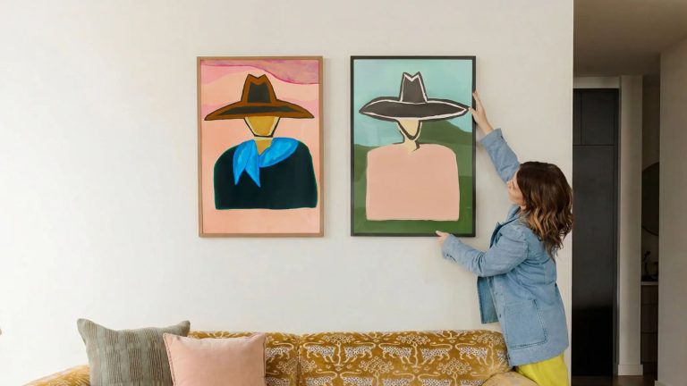 Katie Kime lance une décoration murale avant-gardiste pour réveiller vos murs – et ces imprimés preppy-chic sont entièrement personnalisables