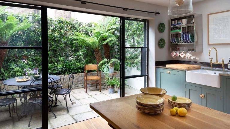 Comment donner à votre nouveau jardin une « histoire instantanée » – 6 idées pour transformer votre terrasse en une escapade à la campagne anglaise