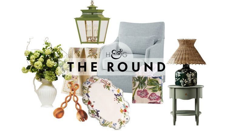 24 pièces chics sans effort pour relancer votre rafraîchissement « Nancy Meyers Spring » – y compris le parfait pouf à volants Nancy Meyers spring decor, including a vase of hydrangeas, set of twisted wooden salad servers, green lantern pendant light, floral-bordered tray, and slipcovered accent chair, pictured against a white background.