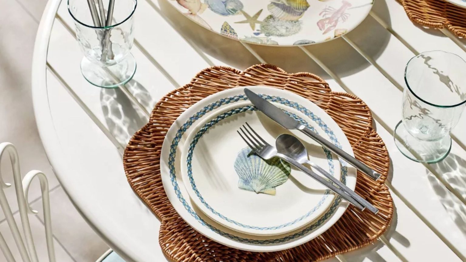Selon Shea McGee, il n’y a qu’un seul motif dont votre table d’été a besoin – et il est partout dans sa nouvelle ligne cible Selon Shea McGee, il n'y a qu'un seul motif dont votre table d'été a besoin – et il est partout dans sa nouvelle ligne cible