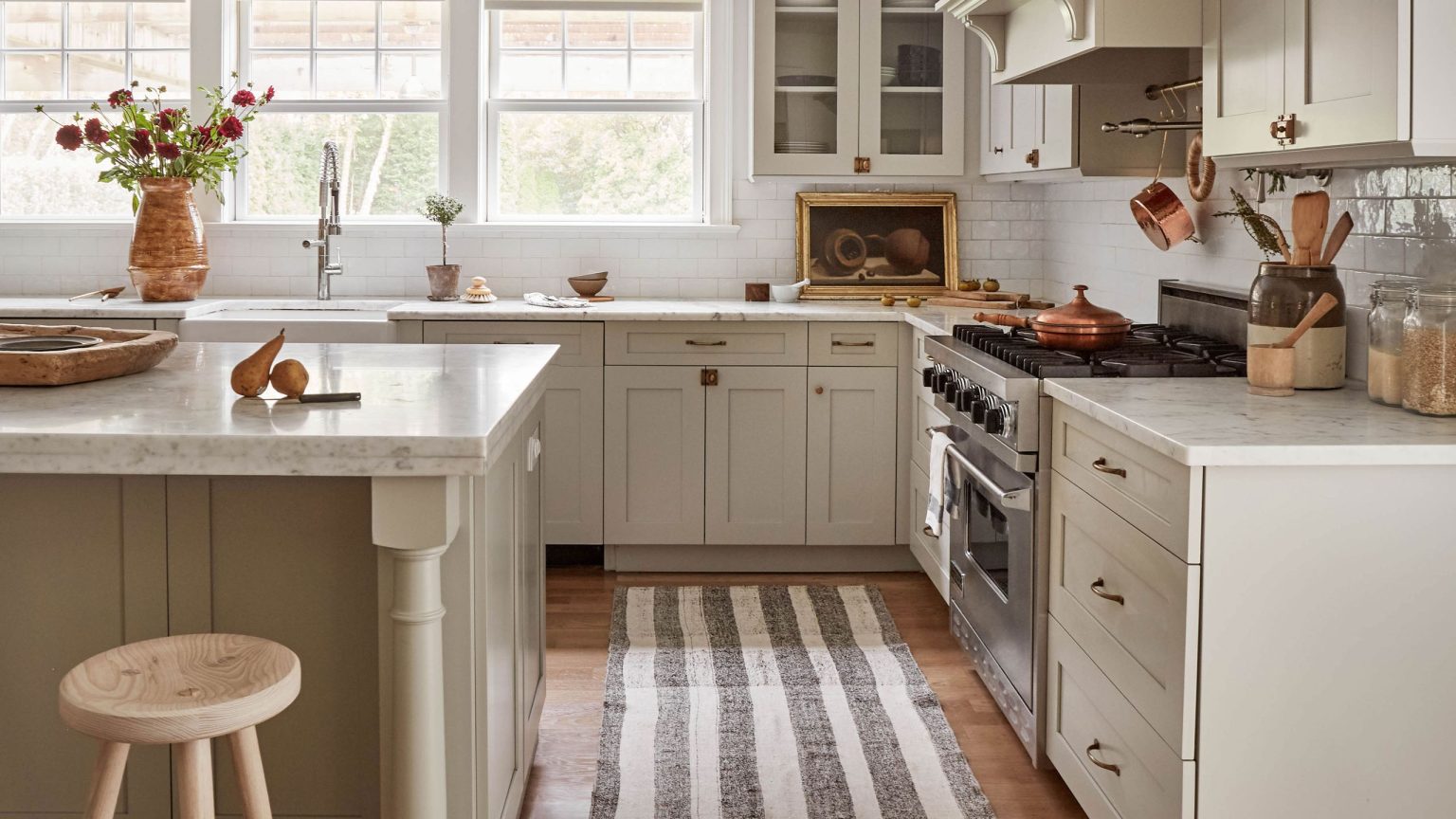 L’édition très britannique : ce que la vie à Londres, en Californie et sur la côte du Hampshire m’a appris sur la création d’une maison d’été détendue Neutral home decor ideas