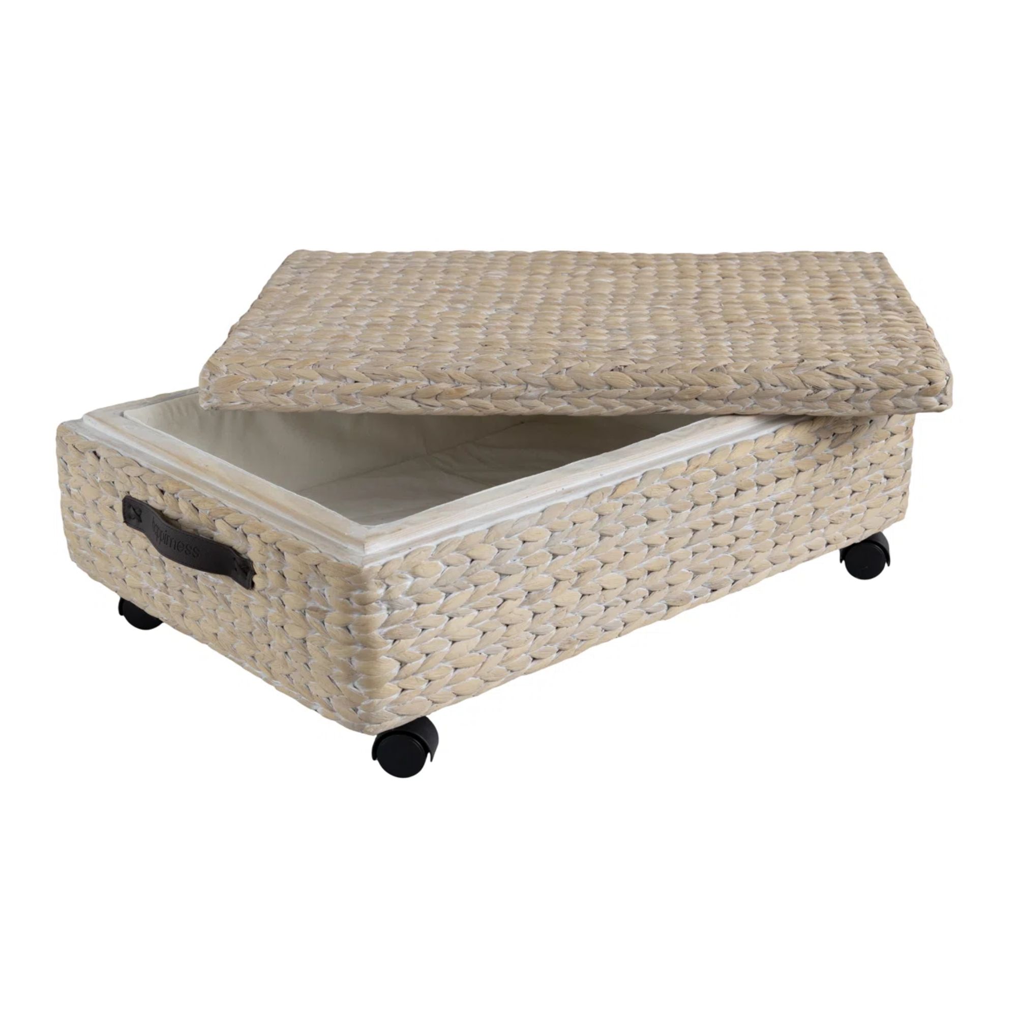 Panier en osier sous le lit