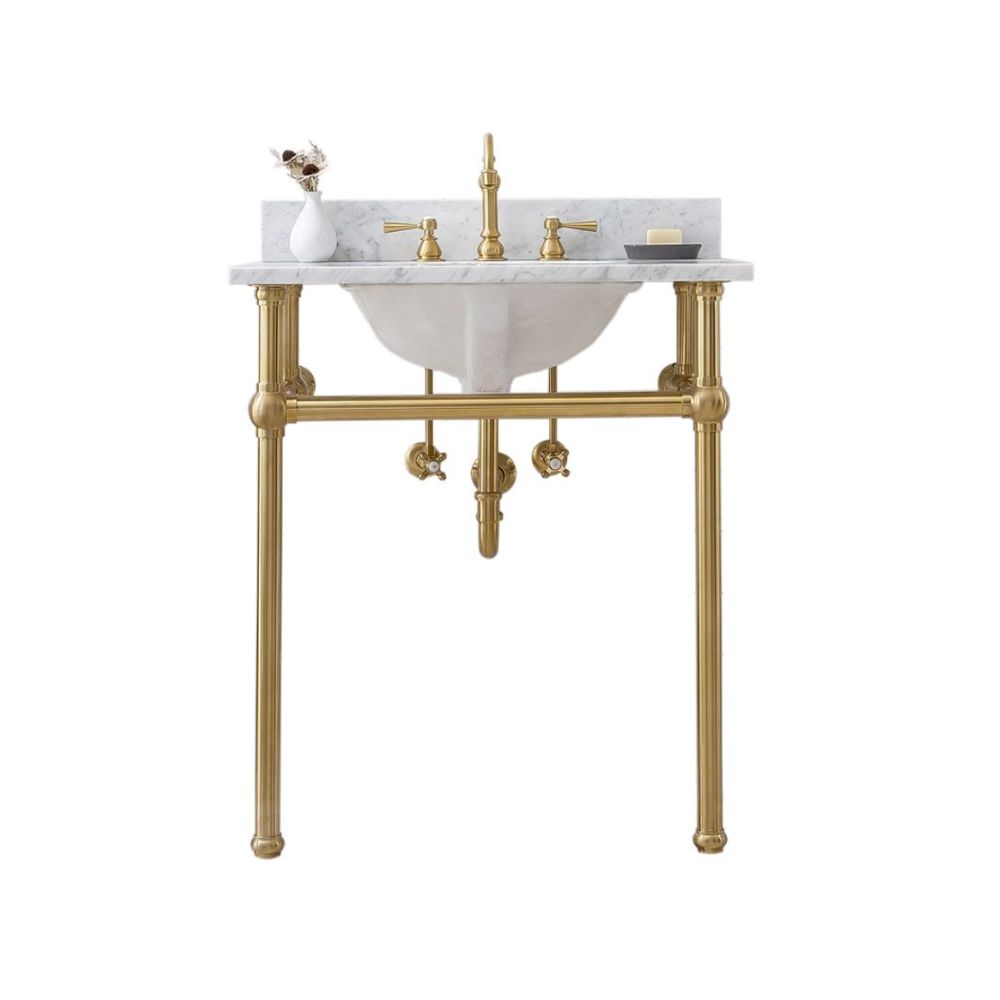 Évier en marbre sur meuble-lavabo en or brossé