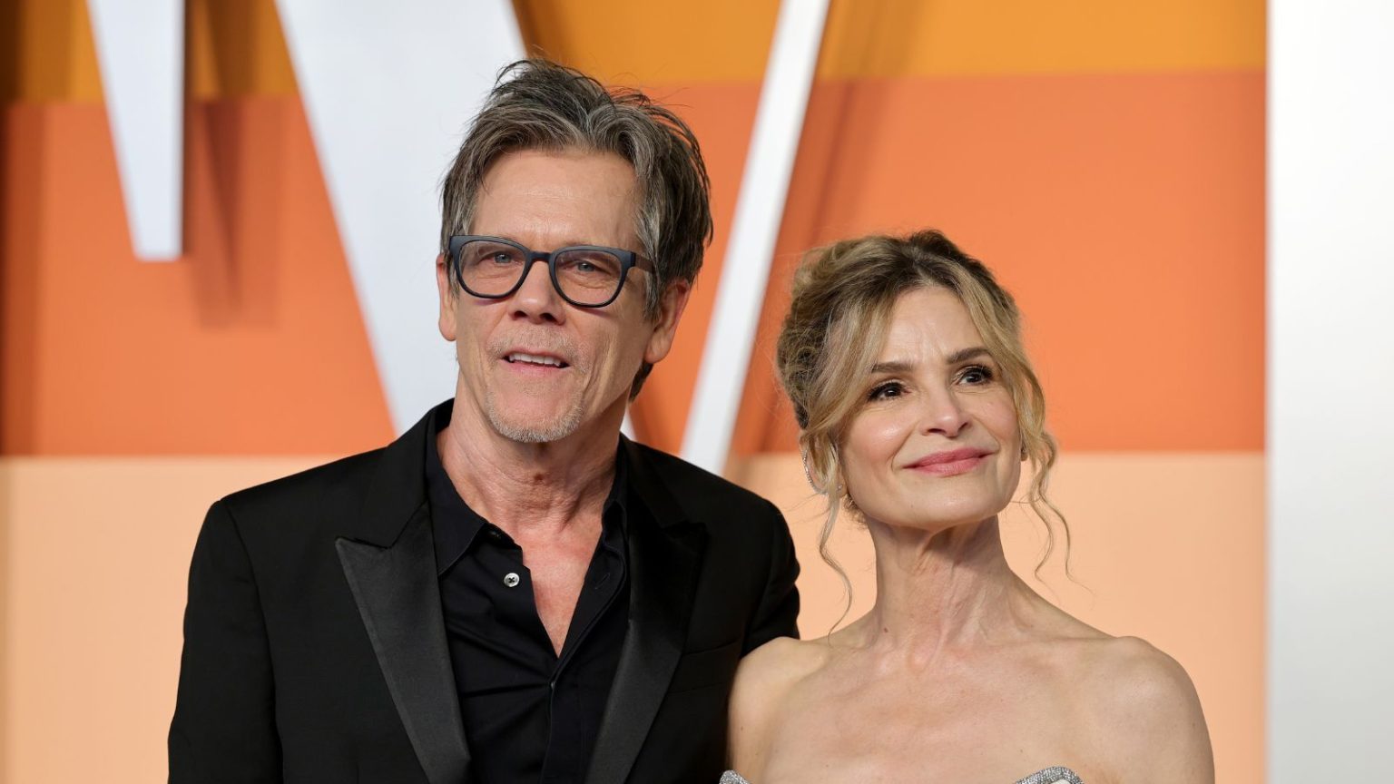 Le salon crème de Kevin Bacon et Kyra Sedgwick perfectionne l’esthétique du milieu du siècle – c’est la façon la plus sereine de concevoir en 2026 Kevin Bacon and Kyra Sedgwick