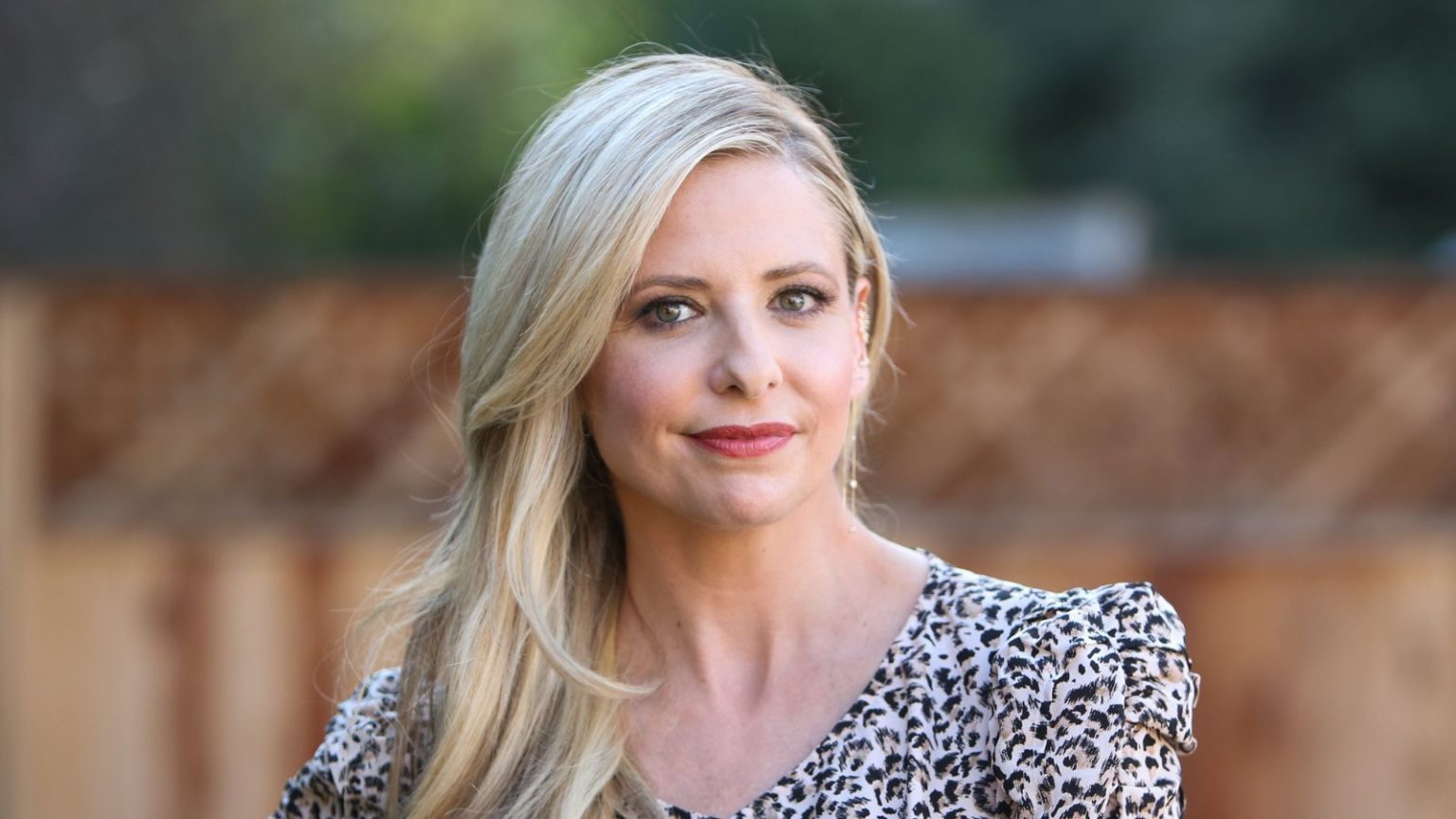 La maison Brentwood de Sarah Michelle Gellar perfectionne le minimalisme californien chaleureux à l’intérieur d’une enclave fermée de Mandeville Canyon sarah michelle gellar