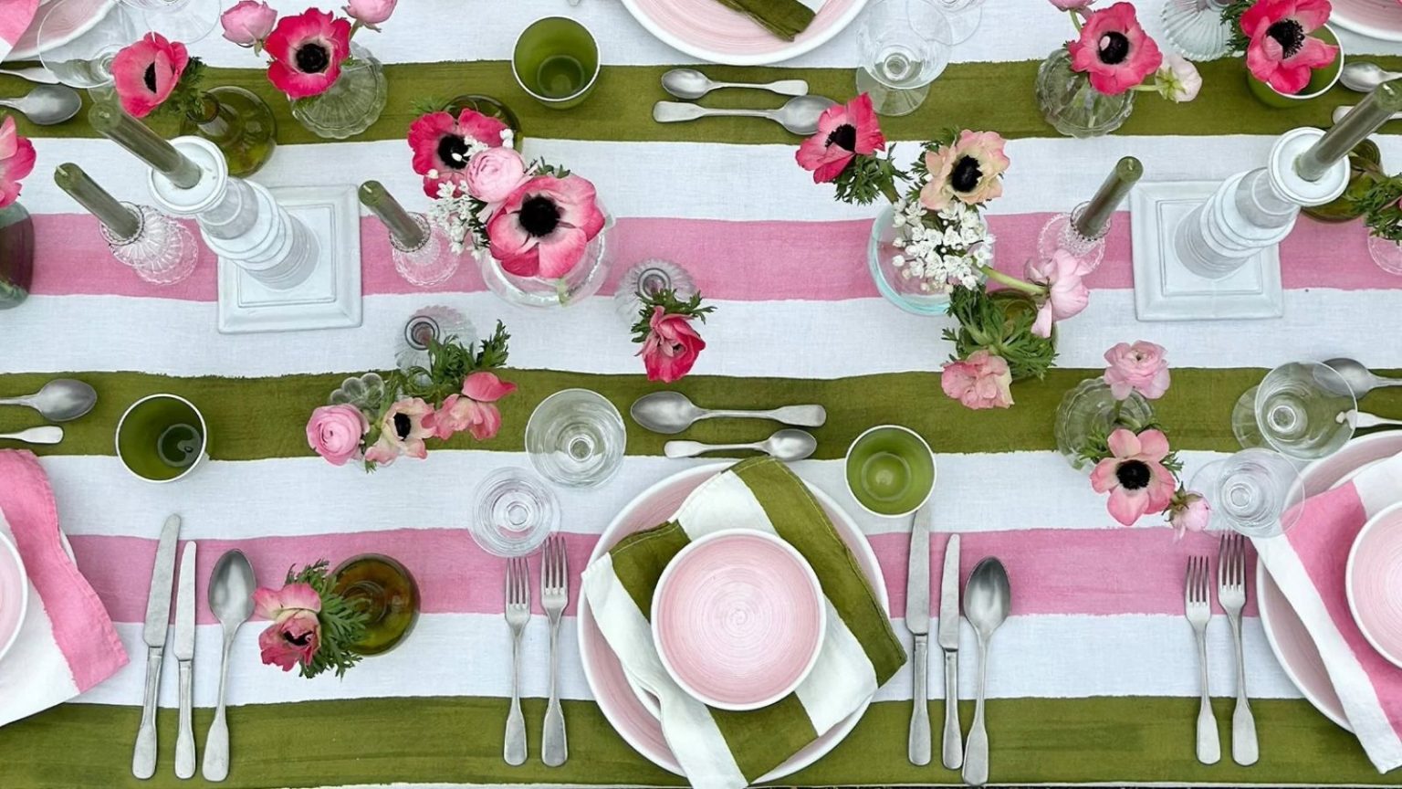 Les 5 tendances estivales en matière d'aménagement de table que vous voudrez copier cette saison – et comment recréer chaque look