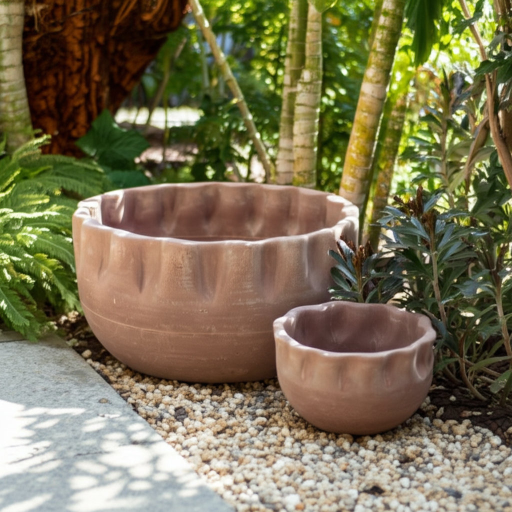 Freeport Park&reg; Pots de fleurs en terre cuite en poterie – Design décoratif sculpté, style moderne fabriqué à la main, construction polyvalente et durable – Lot de 2 | Wayfair