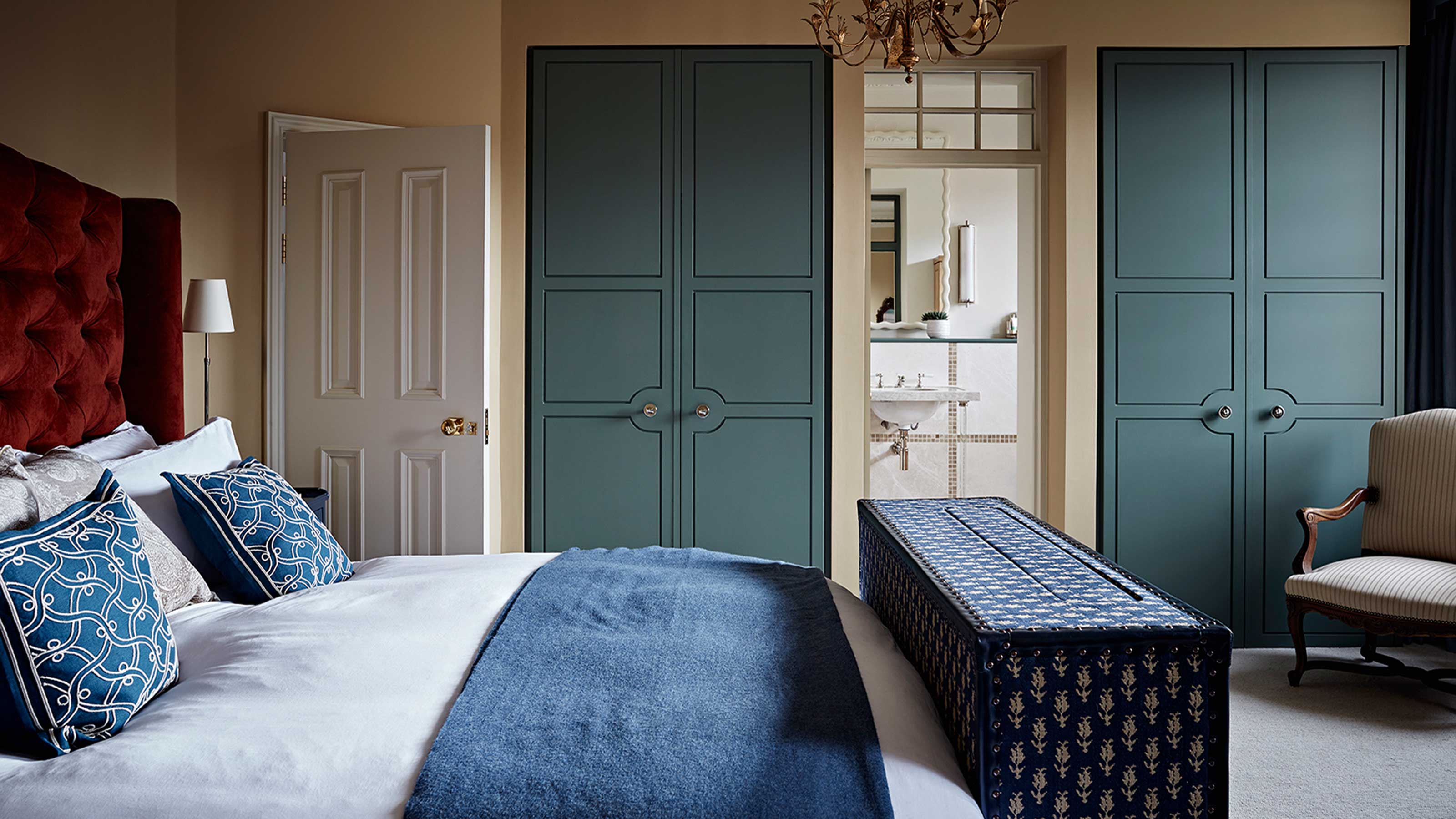 chambre avec rangement fermé