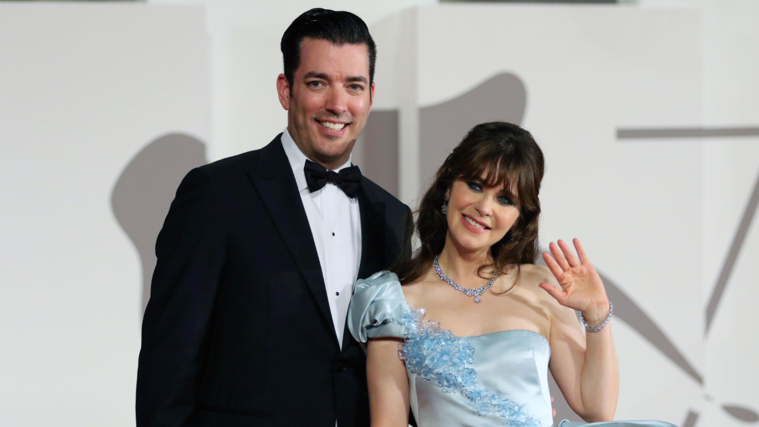 « L’éclairage encastré est un gros mot dans notre maison » – Comment Zooey Deschanel et Jonathan Scott ont conçu un système d’éclairage de cuisine magique Jonathan Scott and Zooey Deschanel