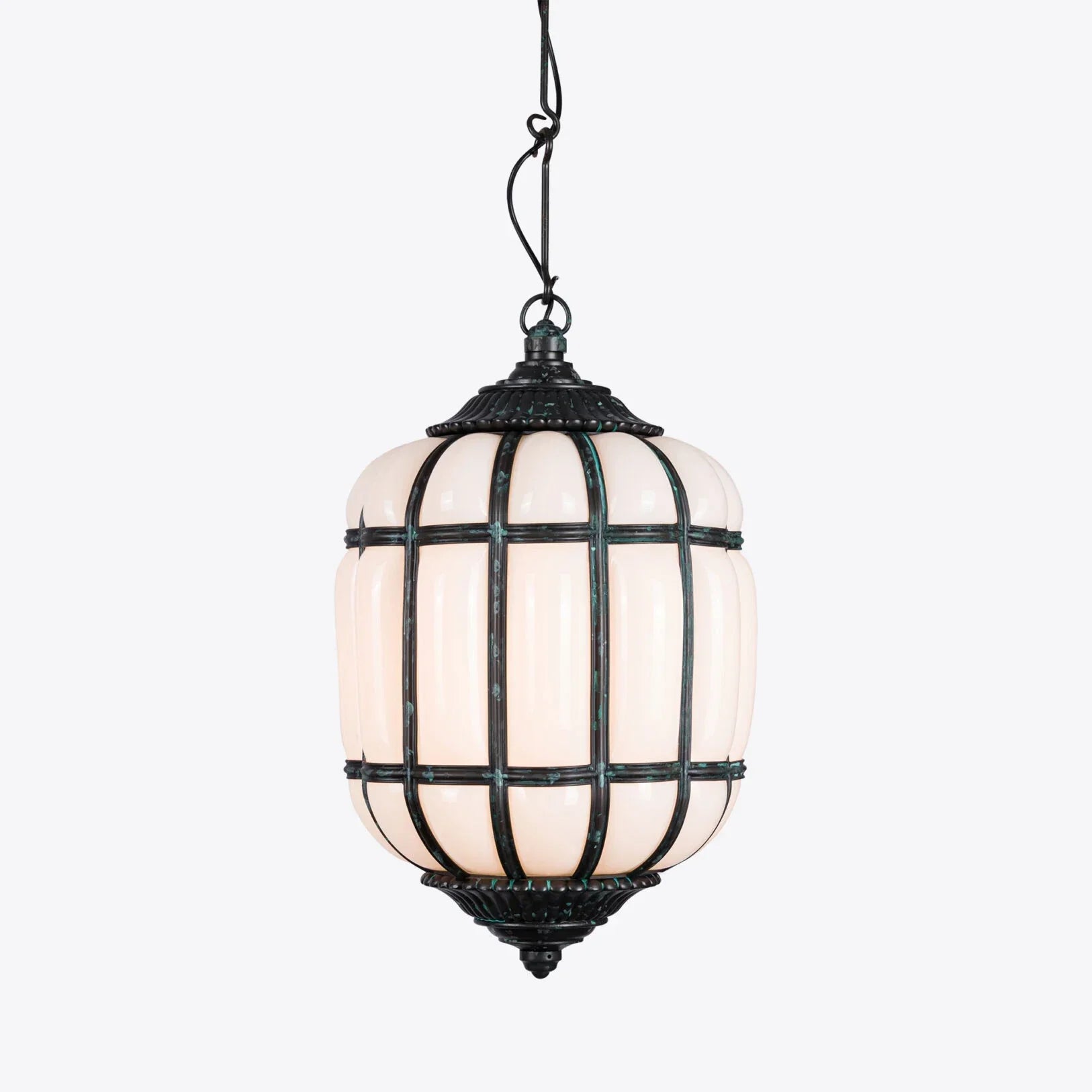 Lanterne suspendue en opaline et laiton Battersea