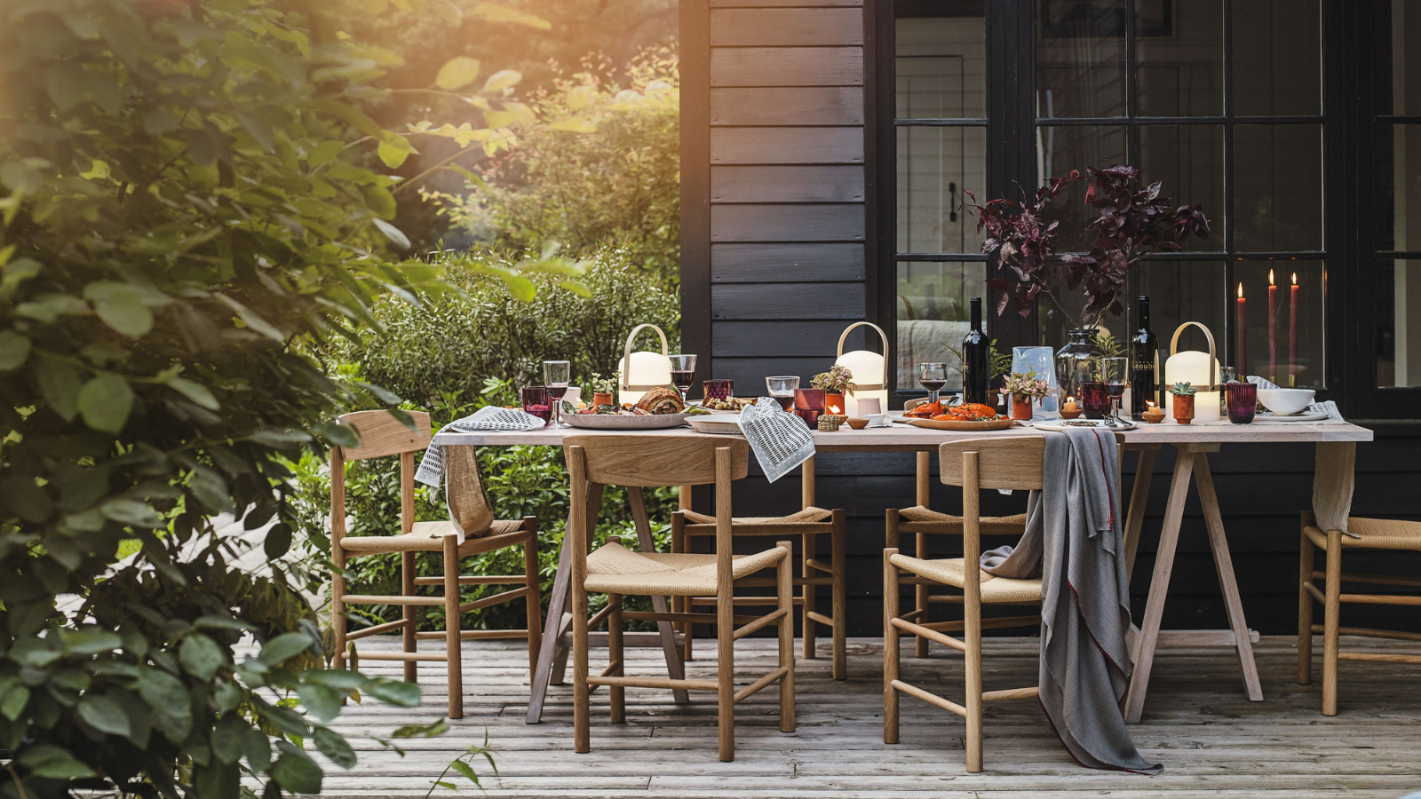 une table à manger extérieure