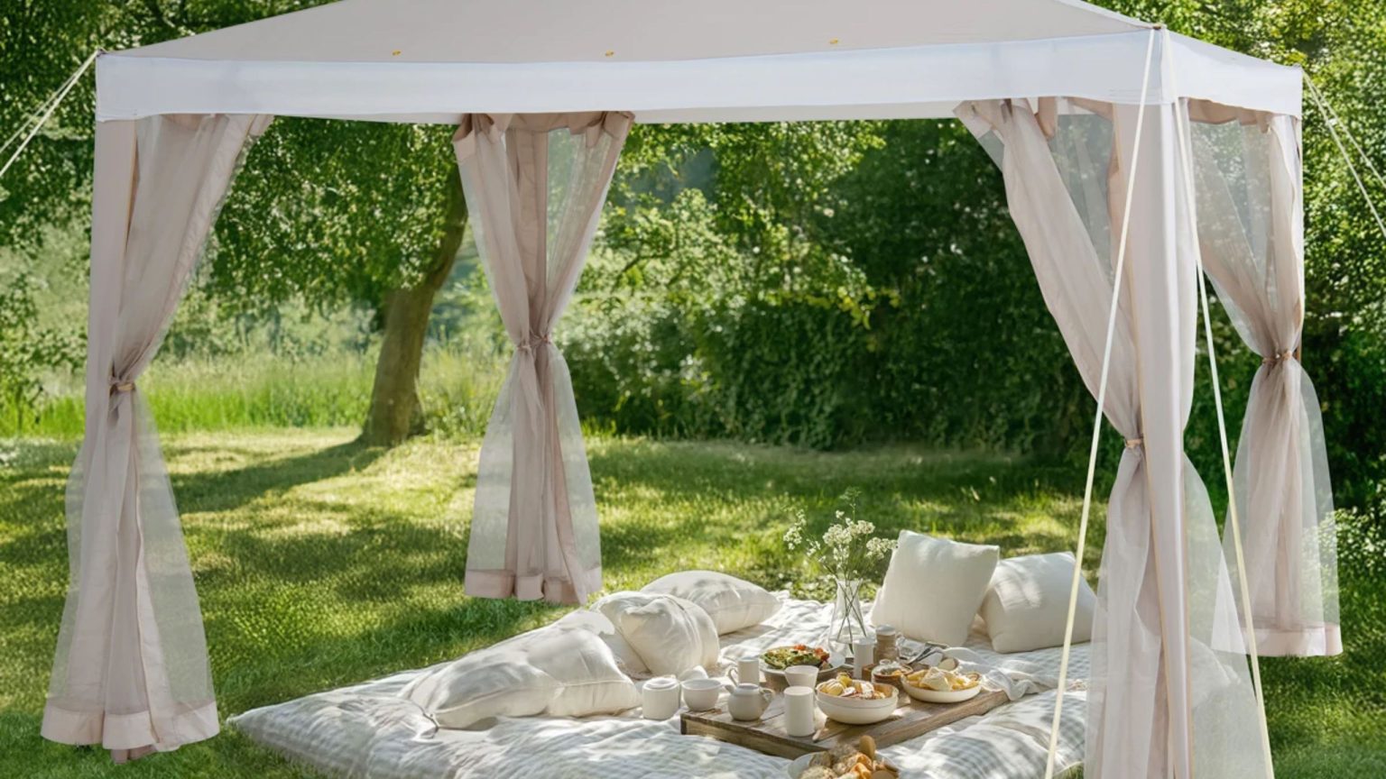 Je suis obsédé par cet incontournable de l’hôtel qui garde les arrière-cours fraîches et privées – et je ne peux pas croire qu’il ne coûte que 140 $ Je suis obsédé par cet incontournable de l'hôtel qui garde les arrière-cours fraîches et privées – et je ne peux pas croire qu'il ne coûte que 140 $