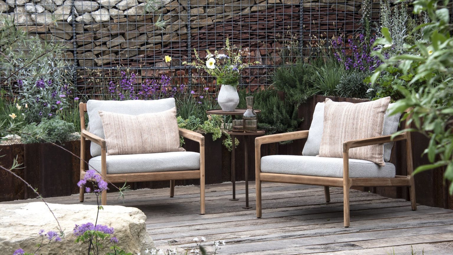 Les meilleures plantes pour une terrasse plus fraîche – Ces variétés faciles créent de l’ombre et un soulagement instantanés pendant les vagues de chaleur Les meilleures plantes pour une terrasse plus fraîche – Ces variétés faciles créent de l’ombre et un soulagement instantanés pendant les vagues de chaleur