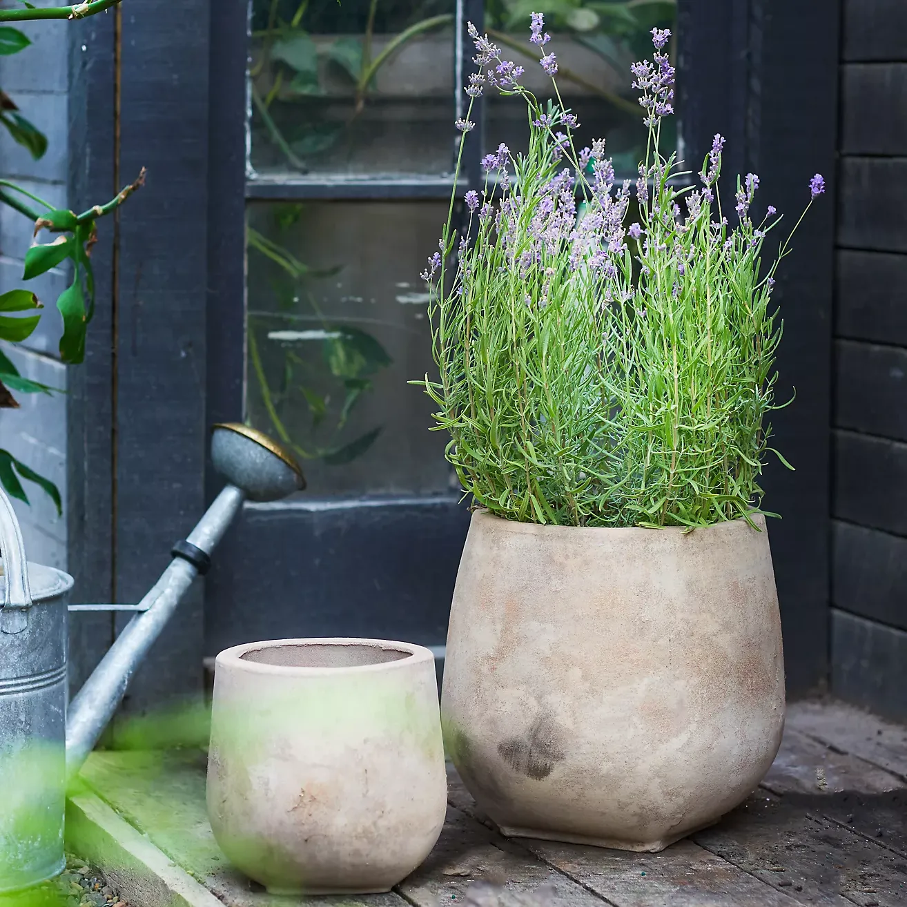 Jardinière en céramique vieillie